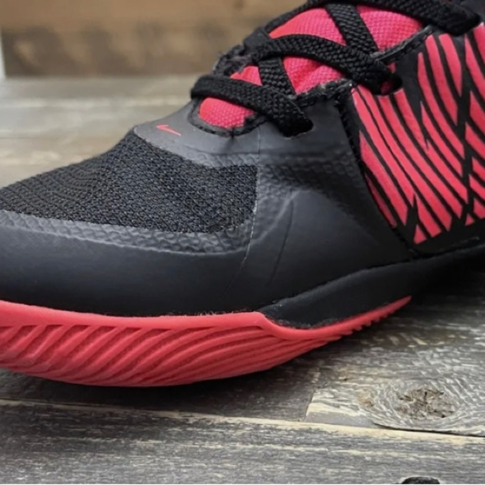 Nike Boys Air Team Hustle HOT PINK 
Basketball Sneakers Pink